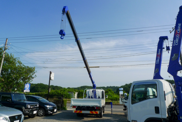 いすゞ エルフ 小型 平ボディ（クレーン付） 2RG-NPR88YN(110290) 22枚目