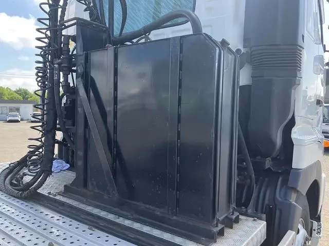 日野 プロフィア 大型 トラクタ 2DG-SH1EEGG(107926) 11枚目