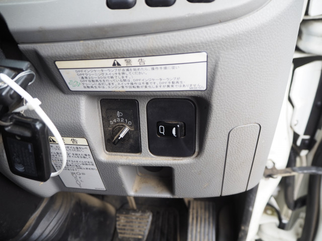 三菱ふそう キャンター 小型 平ボディ 2PG-FEA80(110554) 45枚目