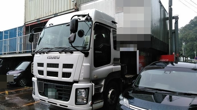 いすゞ ギガ 大型 トラクタ LKG-EXD52AD(3736) 8枚目