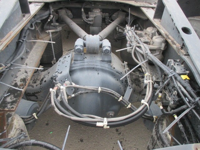UDトラックス（日産） クオン 大型 トラクタ QKG-GK6XAD(7774) 12枚目