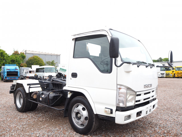 いすゞ エルフ 小型 コンテナ専用車 PDG-NKR85YN(110501) 8枚目