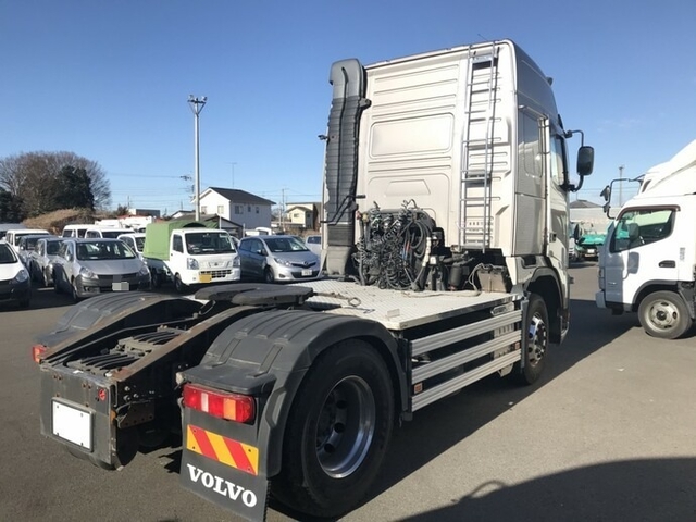ボルボ その他・不明 大型 トラクタ QKG-H2TEA1(8851) 4枚目
