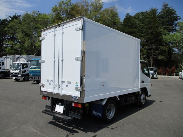 三菱ふそう キャンター 小型 冷蔵冷凍バン 2PG-FBAV0(9563) 3枚目