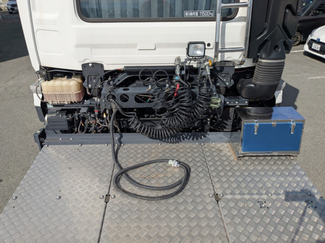 UDトラックス（日産） クオン 大型 トラクタ 2RG-GK5DAB(113484) 16枚目