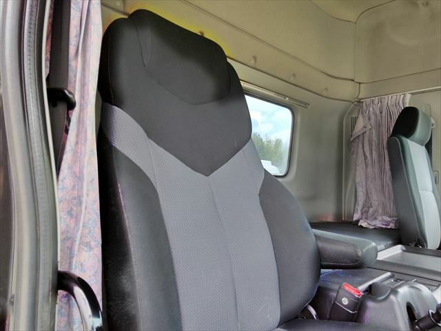 日野 プロフィア 大型 トラクタ LKG-SH1EDAG(9383) 22枚目