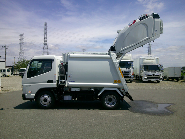 三菱ふそう キャンター 小型 塵芥車（プレス式） 2RG-FEAVO(108489) 11枚目