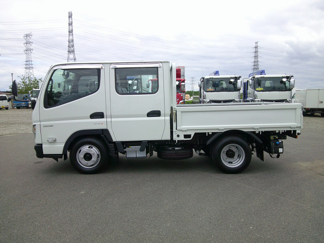 三菱ふそう キャンター 小型 Wキャブ 2RG-FBA20(106209) 8枚目