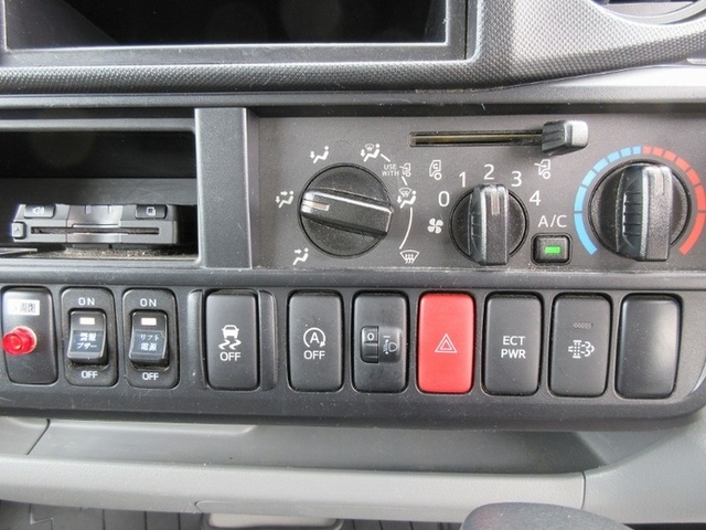 トヨタ トヨエース 小型 バン TKG-XZU605(6601) 31枚目