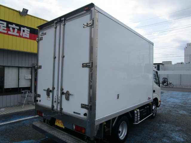日野 デュトロ 小型 保冷バン 2RG-XZC605M(112384) 3枚目