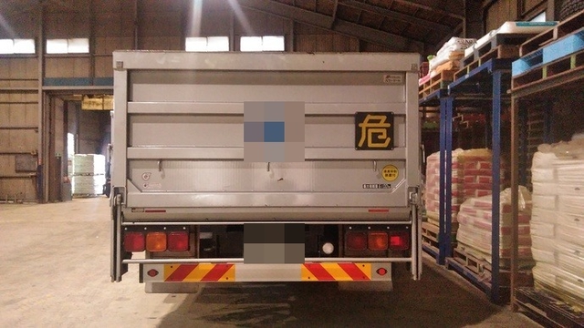 三菱ふそう ファイター 増トン 平ボディ（クレーン付） PJ-FK64FLZ(2815) 5枚目