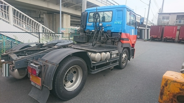 UDトラックス（日産） ビッグサム 大型 トラクタ KL-CK482BAT(2000) 3枚目