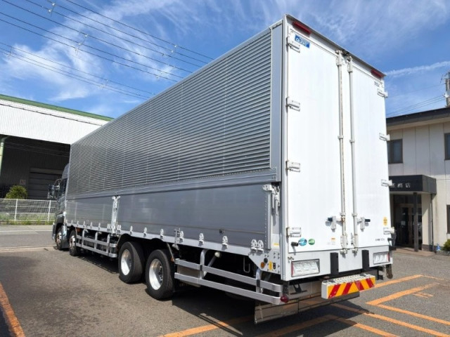UDトラックス（日産） クオン 大型 ウィング 2PG-CG5CA(109505) 4枚目