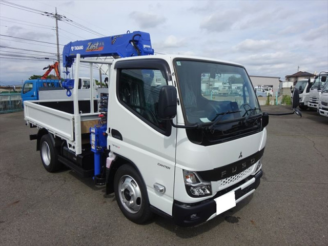 三菱ふそう キャンター 小型 平ボディ（クレーン付） 2RG-FEAV0(107118) 3枚目