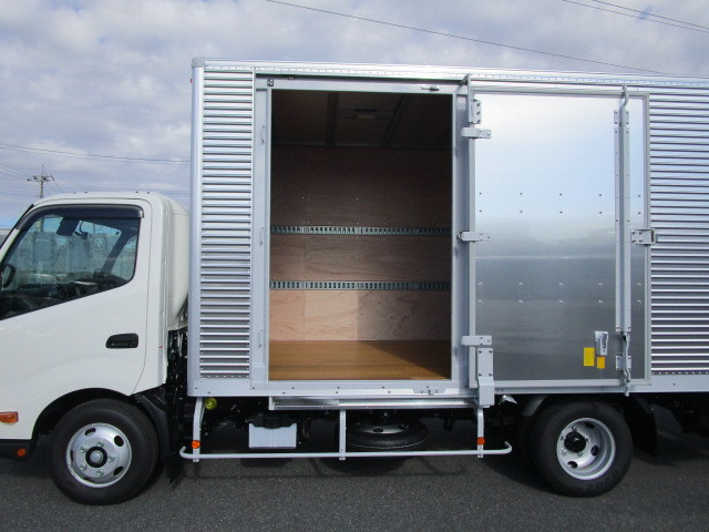 日野 デュトロ 小型 バン 2WG-XZU713N(111501) 7枚目