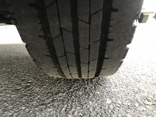 いすゞ エルフ 小型 平ボディ TRG-NLR85AR(111642) 29枚目