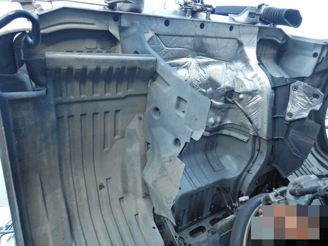 UDトラックス（日産） コンドル 中型 バン PB-MK36A(8479) 27枚目