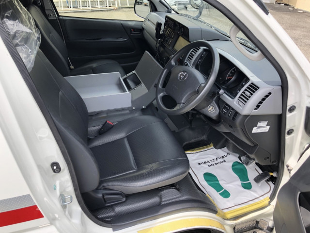 トヨタ ハイエース 小型 その他 CBF-TRH226S(67651) 4枚目