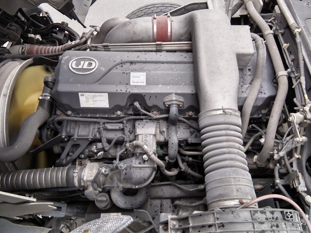 UDトラックス（日産） クオン 大型 ウィング QKG-CD5ZA(8952) 66枚目