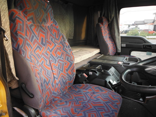 いすゞ ギガ 大型 トラクタ PJ-EXD52D6(3769) 10枚目