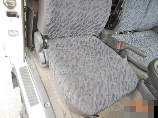 いすゞ エルフ 小型 平ボディ KK-NKR66EA(9002) 16枚目