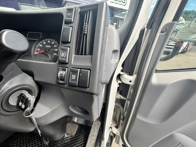 いすゞ エルフ 小型 バン TRG-NLR85AN(108449) 51枚目