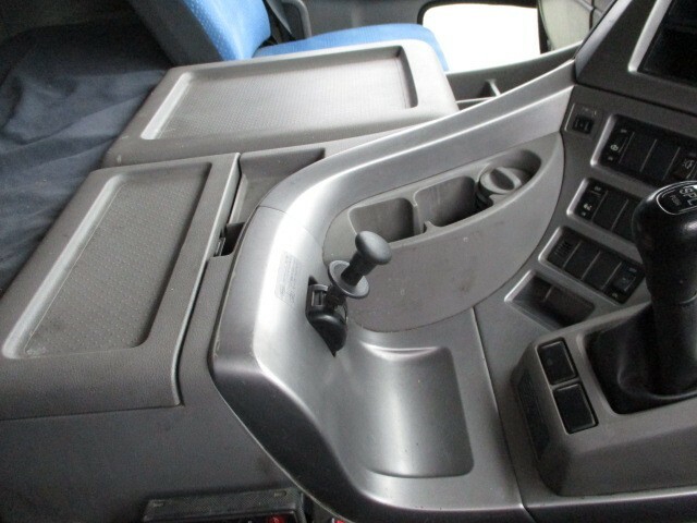 UDトラックス（日産） クオン 大型 ウィング PKG-CD4ZA(8857) 49枚目