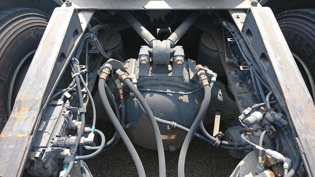いすゞ ギガ 大型 トラクタ PJ-EXD52D6(1914) 9枚目