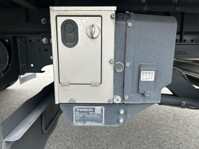 日野 プロフィア 大型 冷蔵冷凍バン 2DG-FW1AHC(111576) 20枚目
