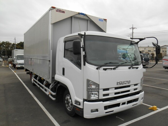 Isuzu forward Middle Wing body TKG-FRR90S2(8132) 2枚目