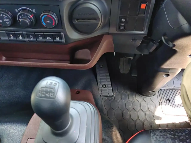 日野 レンジャー 中型 特装車・その他 2KG-FC2ABA(107586) 13枚目