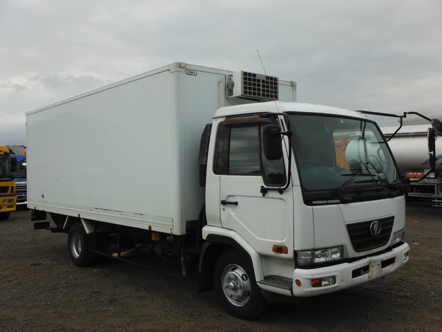 UDトラックス（日産） コンドル 中型 冷蔵冷凍バン PB-MK35A(1097) 1枚目