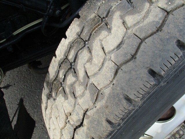 UDトラックス（日産） クオン 大型 冷蔵冷凍バン QKG-CD5ZA(9276) 40枚目