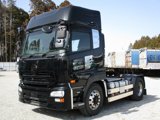 UDトラックス（日産） クオン 大型 トラクタ QPG-GK5XAB(9302) 1枚目