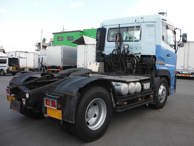 UDトラックス（日産） ビッグサム 大型 トラクタ ADG-GK4XAB(1090) 7枚目