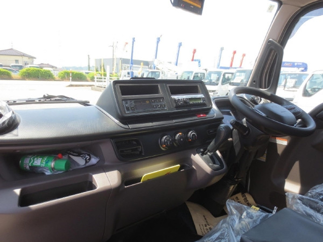 Mitsubishi Fuso canter Small Freezer box_body 2RG-FBAV0(106614) 17枚目