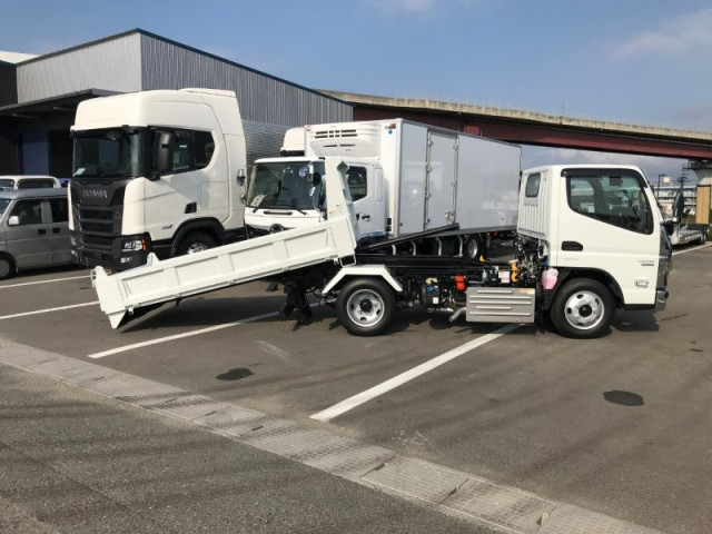 三菱ふそう キャンター 小型 土砂ダンプ 2RG-FBA60(112659) 6枚目