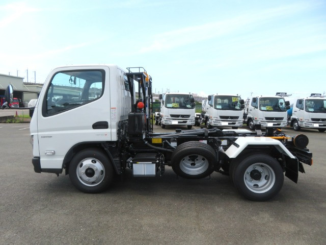 三菱ふそう キャンター 小型 コンテナ専用車 2RG-FBAV0(108796) 9枚目