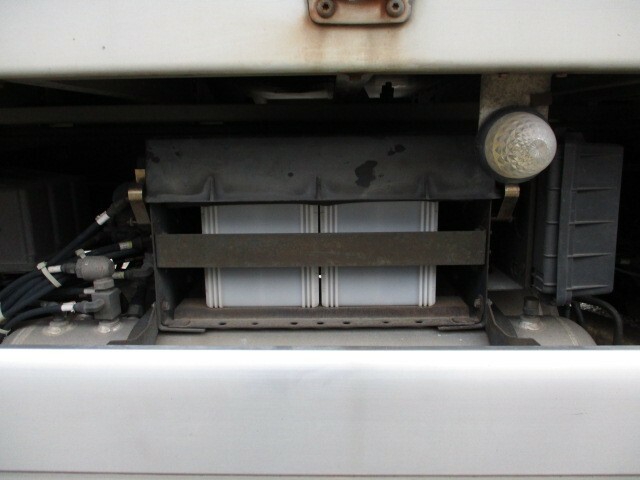 UDトラックス（日産） クオン 大型 ウィング PKG-CD4ZA(8857) 15枚目