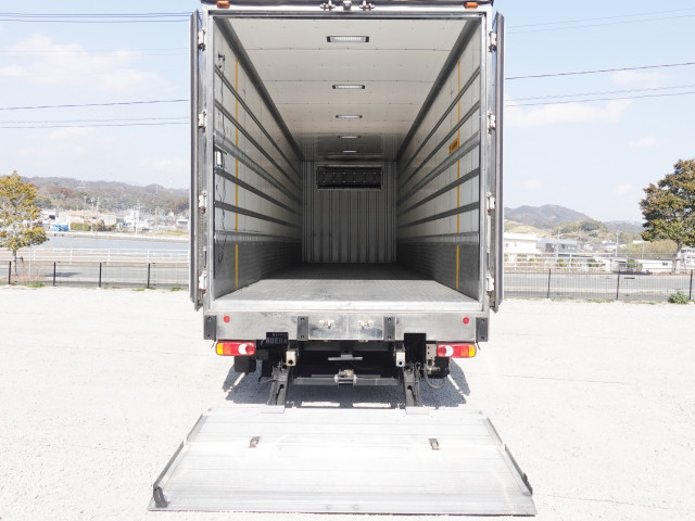 UDトラックス（日産） クオン 大型 冷蔵冷凍バン 2PG-CX5BA(101340) 14枚目