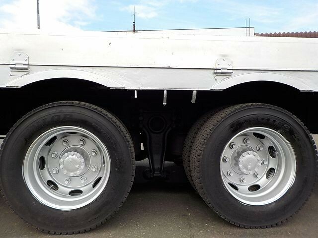 いすゞ ギガ 大型 平ボディ PJ-CYJ51W6(8495) 25枚目