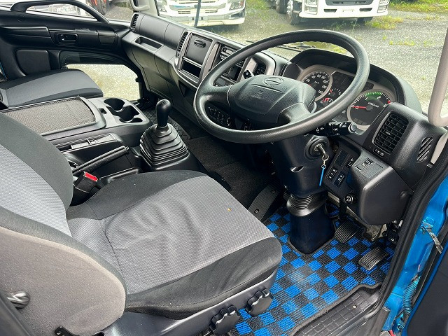 日野 レンジャー 中型 バン TKG-FD7JUAG(112003) 19枚目