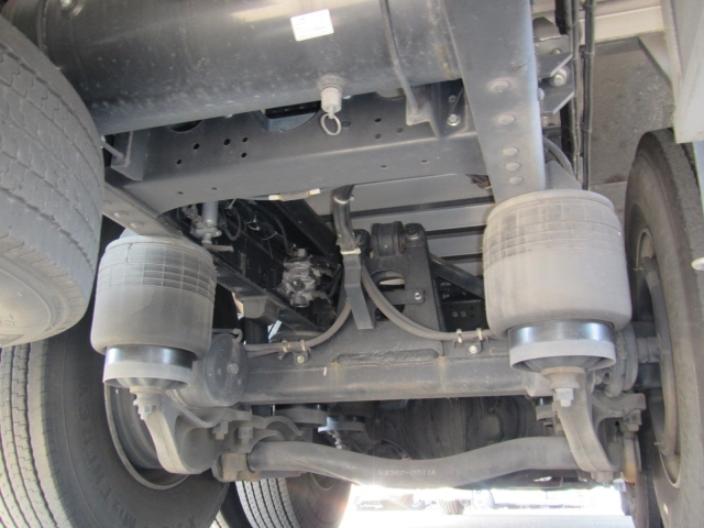 UDトラックス（日産） クオン 大型 冷蔵冷凍バン QKG-CD5ZA(4832) 19枚目
