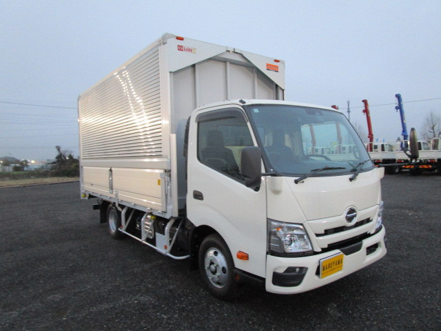 日野 デュトロ 小型 ウィング 2WG-XZU713N(111970) 2枚目