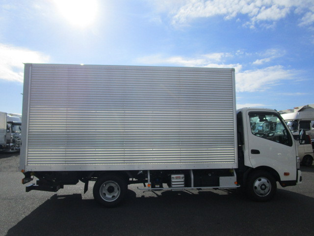 日野 デュトロ 小型 バン 2WG-XZU713N(111501) 6枚目