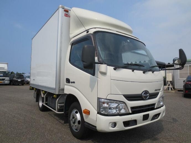 日野 デュトロ 小型 保冷バン TKG-XZU605M(8608) 1枚目