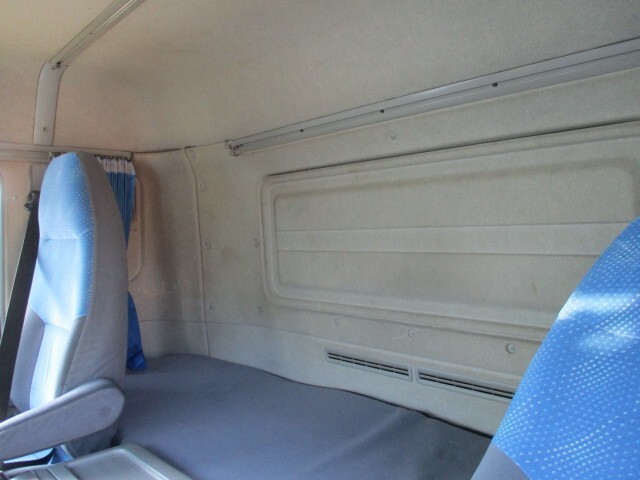 UDトラックス（日産） クオン 大型 冷蔵冷凍バン PKG-CD4ZA(6797) 17枚目