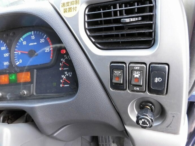 UDトラックス（日産） クオン 大型 ウィング QPG-CG5ZA(8432) 15枚目