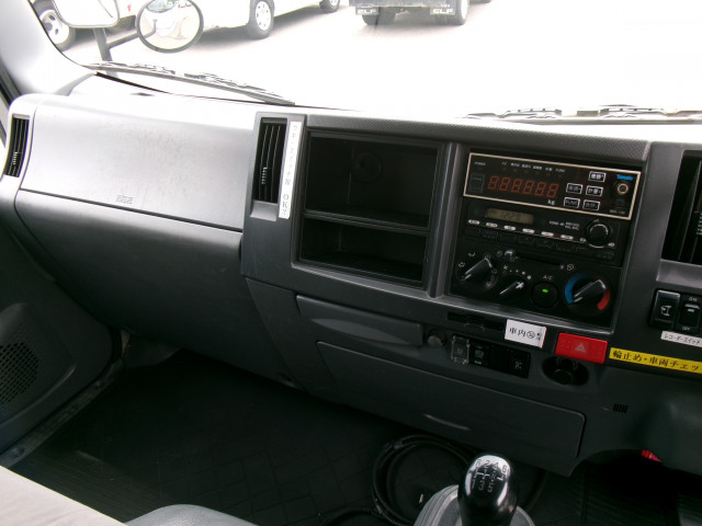 マツダ タイタン 小型 塵芥車（プレス式） SKG-LPR85YN(110294) 9枚目