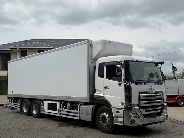 UDトラックス（日産） クオン 大型 冷蔵冷凍バン 2PG-CD5CA(105369) 3枚目